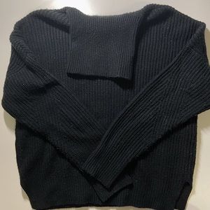 Black turtleneck sweater🌿